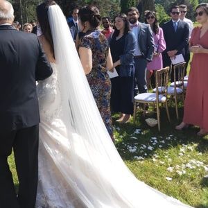 One-tier Cut Edge Cathedral Ivory wedding veil